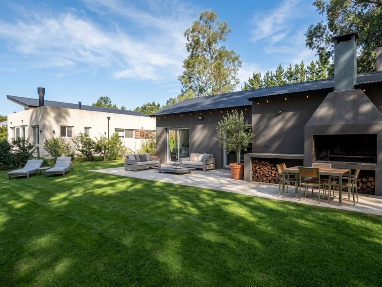 ALQUILER 24 MESES | CASA MODERNA DE 4 AMBIENTES EN ARENAS DEL SUR