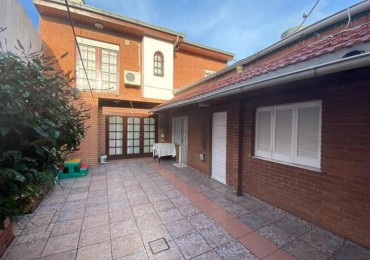 Chalet Multifuncional con Dependencia y Local al Frente - Excelente Ubicacion