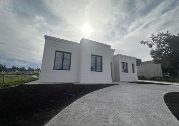 Exclusiva Propiedad en Casonas del Haras - 3 Dormitorios, Amplio Parque y Gran Calidad Constructiva
