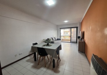 Alquiler Temporario -DEPARTAMENTO 2 AMBIENTES CON BALCON, COCHERA Y EXCELENTE UBICACION - BARRIO LA PERLA