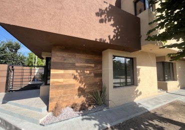 Duplex de 4 ambientes en Barrio Los Pinares - Diseño moderno y domotica APTO CREDITO