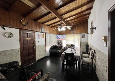 Dos viviendas en una, en esquina, ideal multifamiliar o inversion