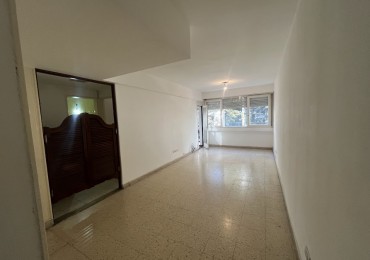 Alquiler 24 meses | Departamento 3 ambientes al frente con balcon y patio muy luminoso