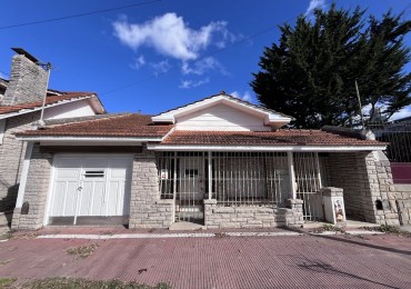 CHALET 4 AMBIENTES CON GARAGE EN PH - APTO CREDITO - LA PERLA