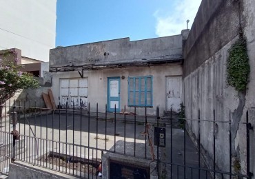 Casa en Lote Propio a Reciclar - Ideal Inversion o Desarrollo